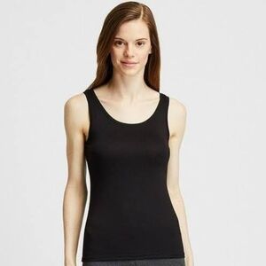 Uniqlo Airism Sleeveless Bra Top in Black